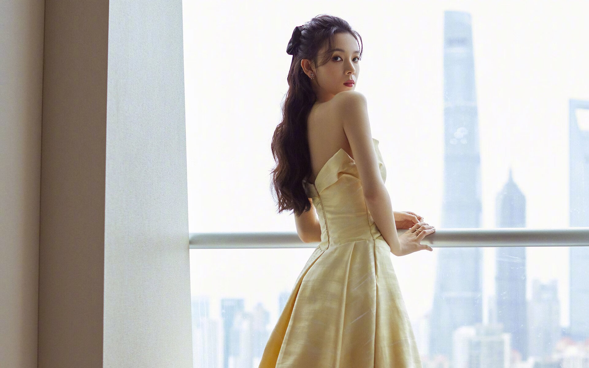 国际足球赛事中，某支球队大获全胜，令人瞩目，某届洲际足球大赛中