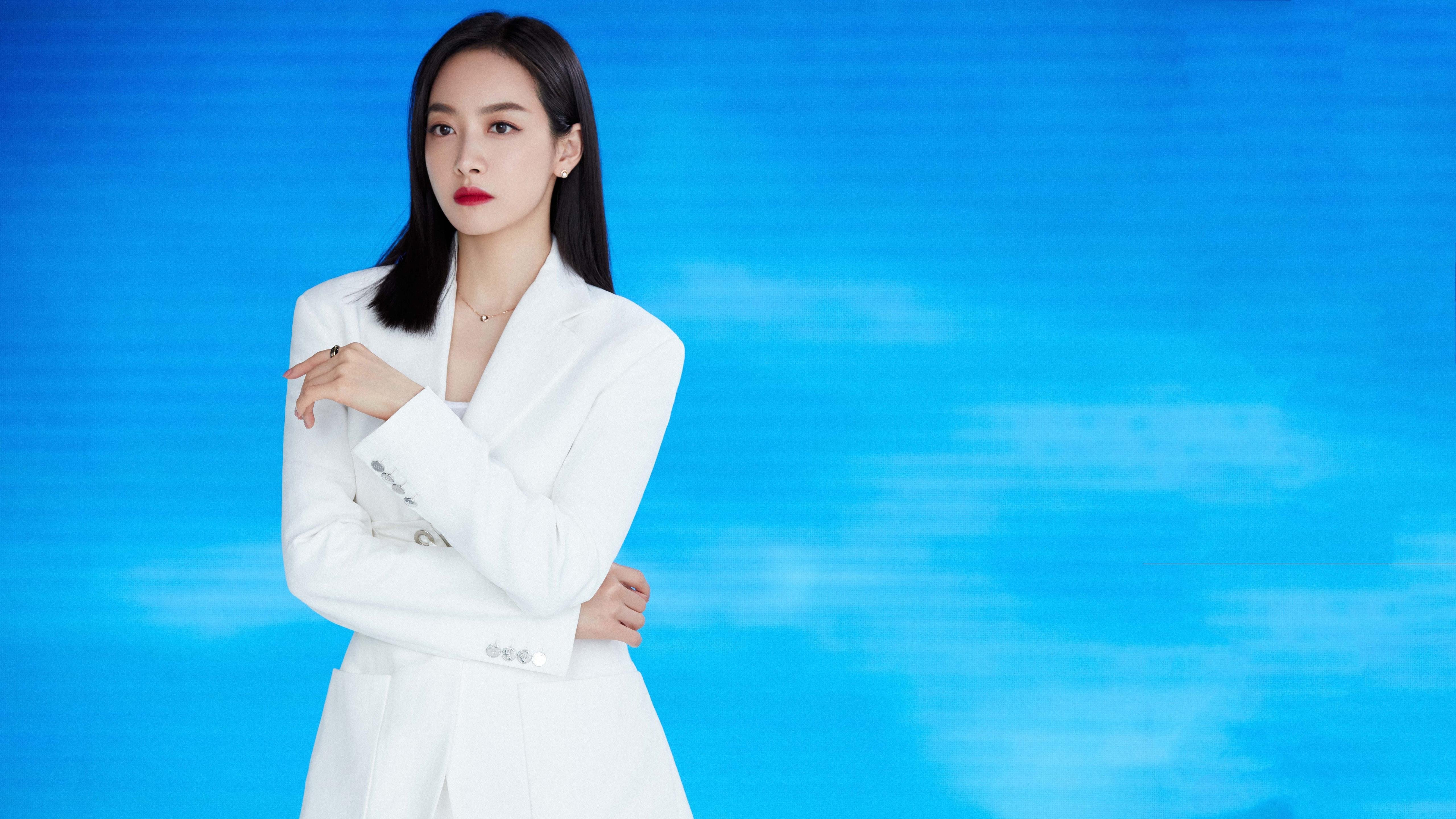 b体育直播-佛罗伦萨保持整体阵型压制对手反扑，佛罗伦萨综合