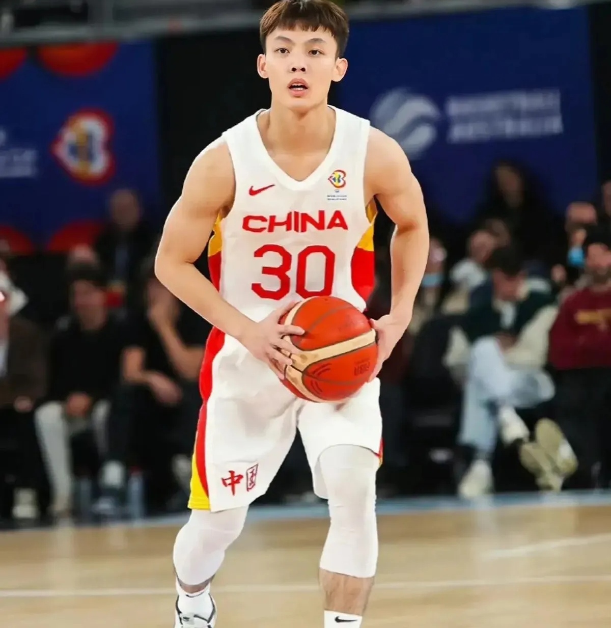 包含B体育官网：中国男篮历史上的经典防守战术：回顾那些令人窒息的防守表现的词条