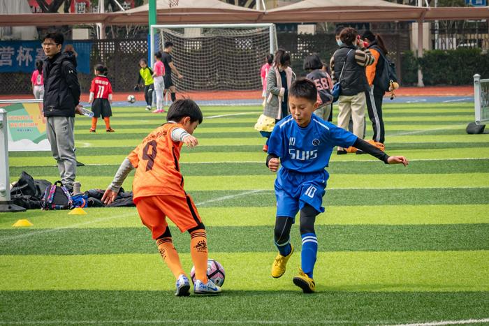 关于B体育APP:中国足球青训基地举办青少年足球比赛：检验青训成果，选拔优秀苗子的信息
