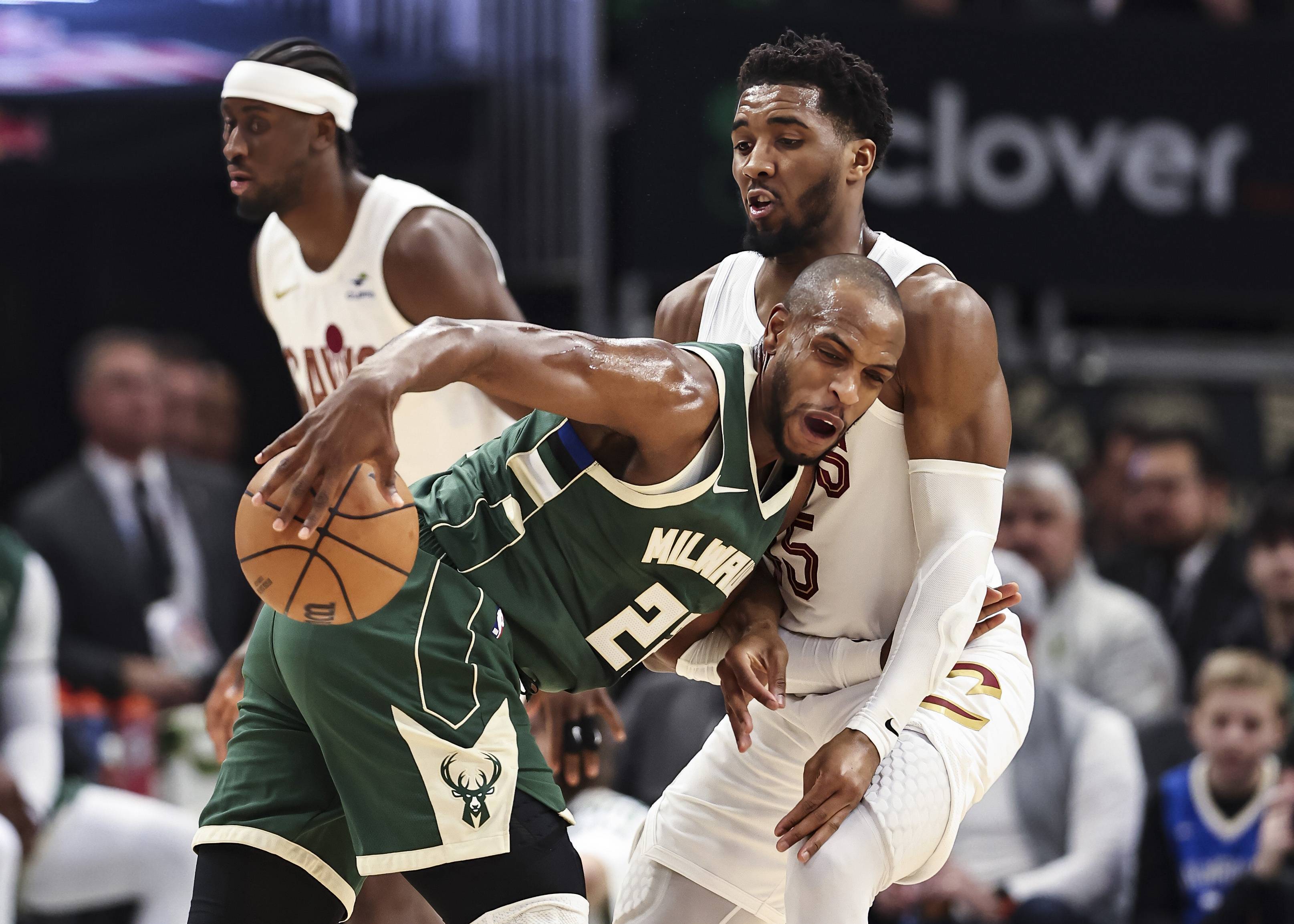 猛龙vs雄鹿：东部的巅峰对决的简单介绍