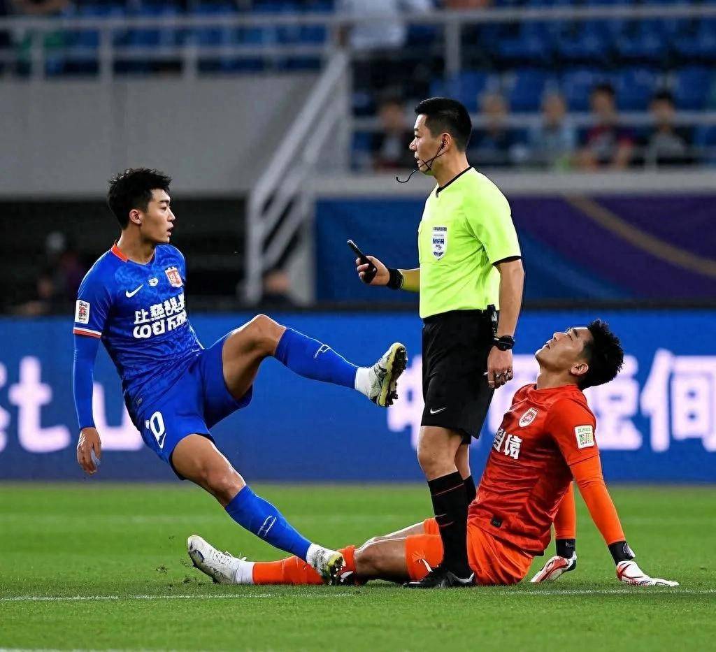 B体育APP:中超联赛VAR技术培训：提升裁判员使用水平，减少争议判罚